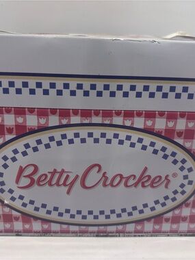 Vintage Betty Crocker metal recipe holder tin w cards and dividers gingham red